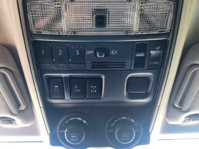 Used 2016 Toyota 4Runner Trail Premium AWD/4WD image 19