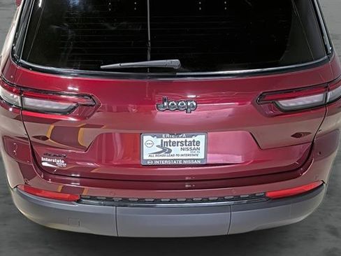 Used 2024 Jeep Grand Cherokee L Altitude AWD/4WD image 12