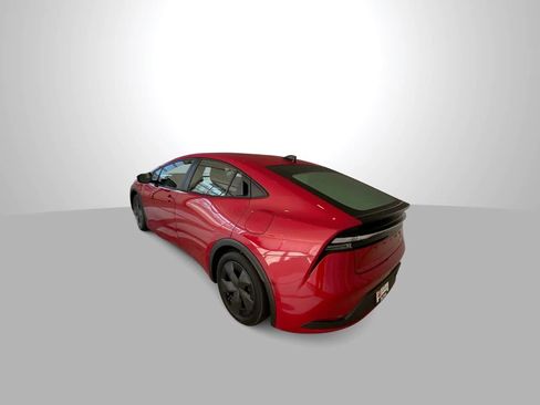 Used 2026 Toyota Prius Plug-In Hybrid FWD image 6