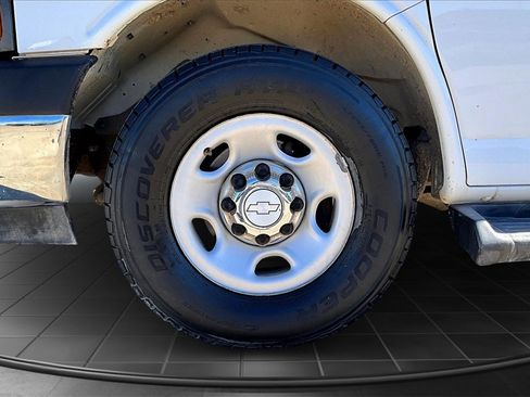 Used 2019 Chevrolet Express 3500 LT w/ LT Preferred Equipment Group image 9