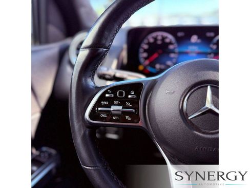 Used 2023 Mercedes-Benz GLB 250 image 17