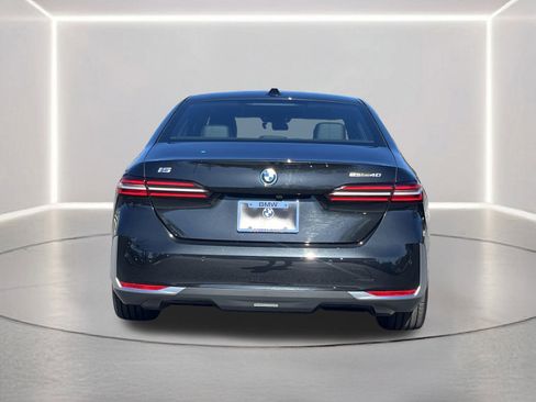 Used 2025 BMW i5 eDrive40i image 25