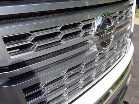 Used 2023 Nissan Titan Platinum Reserve w/ Moonroof Package AWD/4WD image 14