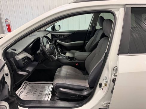 Used 2023 Subaru Outback Premium AWD/4WD image 6