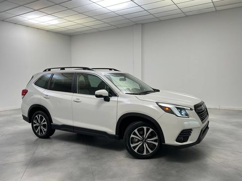Used 2023 Subaru Forester Limited AWD/4WD image 4