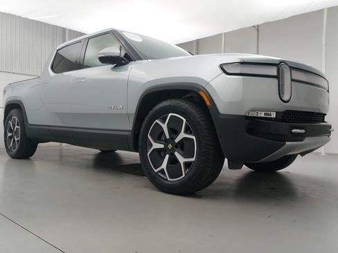Used 2023 Rivian R1T Adventure AWD/4WD image 9