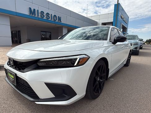 Used 2024 Honda Civic Sport image 3