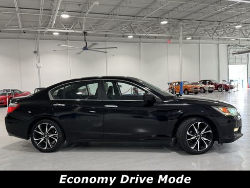 Used 2014 Honda Accord Sport image 2