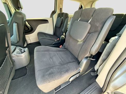 Used 2020 Dodge Grand Caravan SE FWD image 22