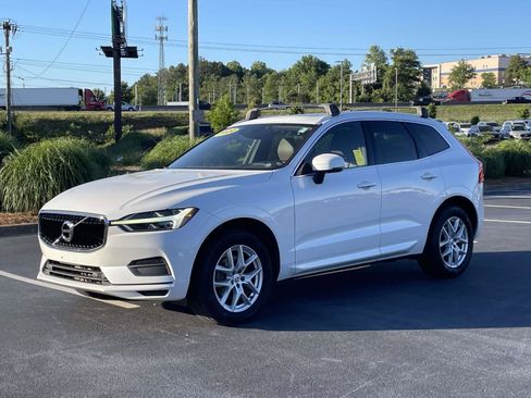 Used 2020 Volvo XC60 T5 Momentum w/ Protection Package Premier AWD/4WD image 3