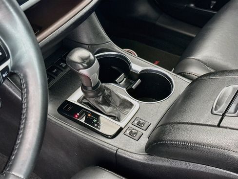 Used 2019 Toyota Highlander XLE AWD/4WD image 30
