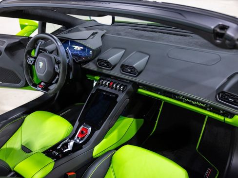 Used 2023 Lamborghini Huracan EVO AWD/4WD image 33