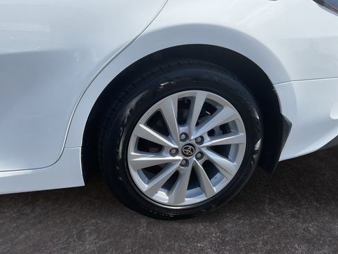 Used 2022 Toyota Camry LE w/ Convenience Package FWD image 9