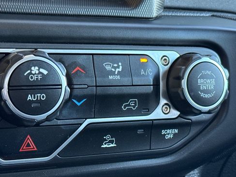 Used 2022 Jeep Gladiator Mojave image 28