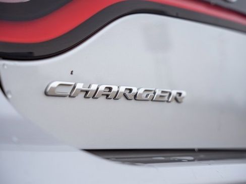 Used 2022 Dodge Charger SXT image 9