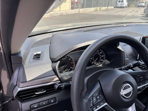 Used 2025 Nissan Altima 2.5 SV FWD image 35