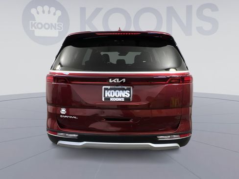 Used 2024 Kia Carnival LX FWD image 10