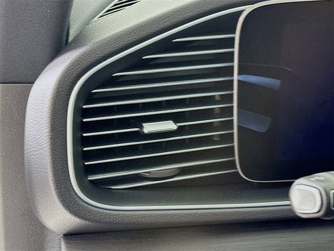 Used 2025 Mercedes-Benz GLE 350 4MATIC image 11