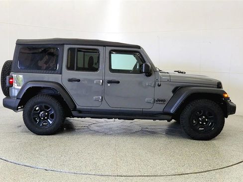 Used 2022 Jeep Wrangler Unlimited Sport AWD/4WD image 8