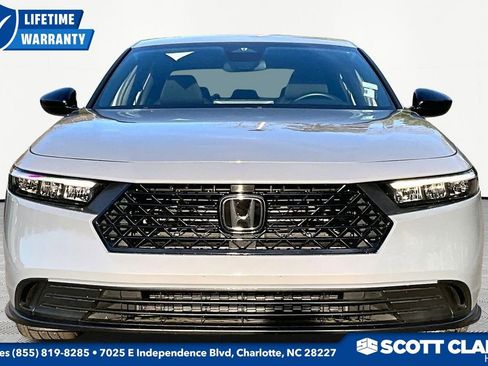 Used 2025 Honda Accord Sport image 2