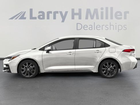 Used 2024 Toyota Corolla SE image 3