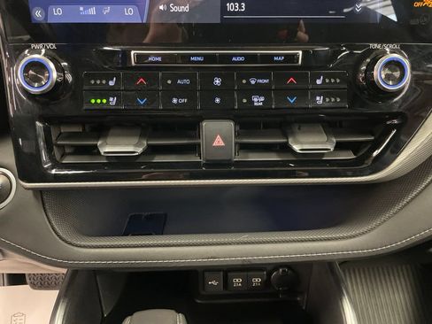 Used 2020 Toyota Highlander Platinum AWD/4WD image 19