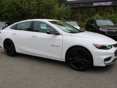 Used 2018 Chevrolet Malibu LT w/ Driver Confidence Package FWD image 5