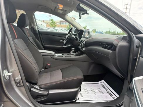 Used 2025 Nissan Sentra SR FWD image 12