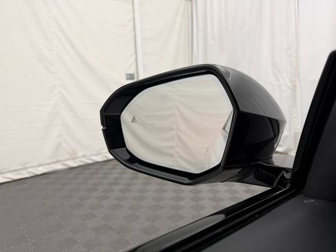 Used 2025 BMW 740i xDrive image 22