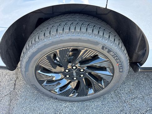 New 2025 Lincoln Navigator Reserve w/ Jet Appearance Package image 10