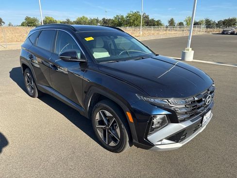 Certified 2025 Hyundai Tucson SEL AWD/4WD image 1
