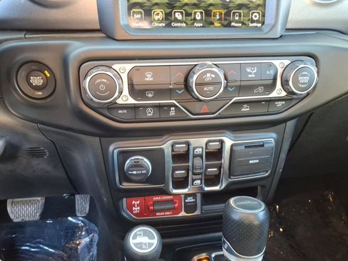 Used 2021 Jeep Gladiator Mojave image 16