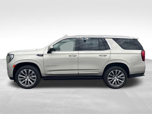 Used 2021 GMC Yukon Denali w/ Denali Premium Package AWD/4WD image 10