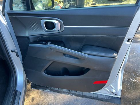 Used 2022 Kia Sorento SX image 17