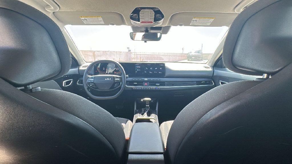 Used 2025 Kia K4 FWD image 29