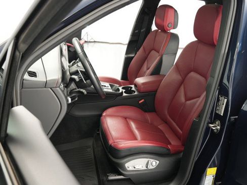 Used 2022 Porsche Macan AWD/4WD image 22