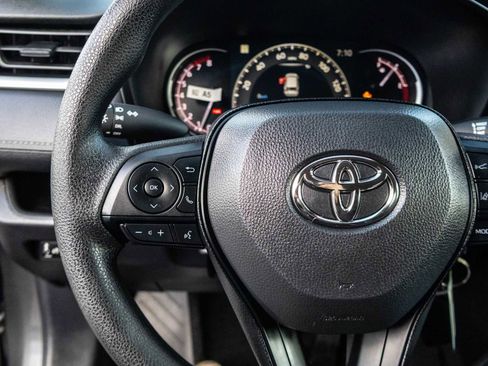 Used 2025 Toyota RAV4 LE image 32