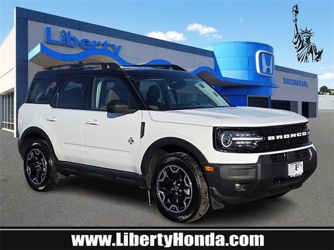 Used 2025 Ford Bronco Sport Outer Banks image 1