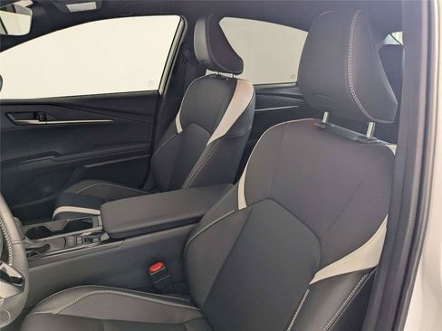 Certified 2025 Toyota Camry SE FWD image 11