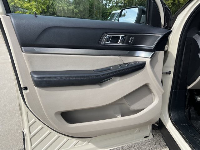 Used 2018 Ford Explorer XLT w/ Equipment Group 201A FWD image 23