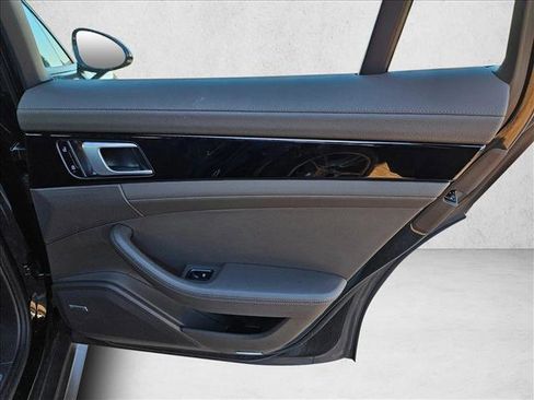 Used 2019 Porsche Panamera image 19