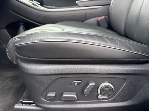 Used 2025 Hyundai Palisade Calligraphy image 13