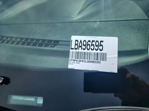 Used 2020 Ford Edge Titanium w/ Equipment Group 301A FWD image 10
