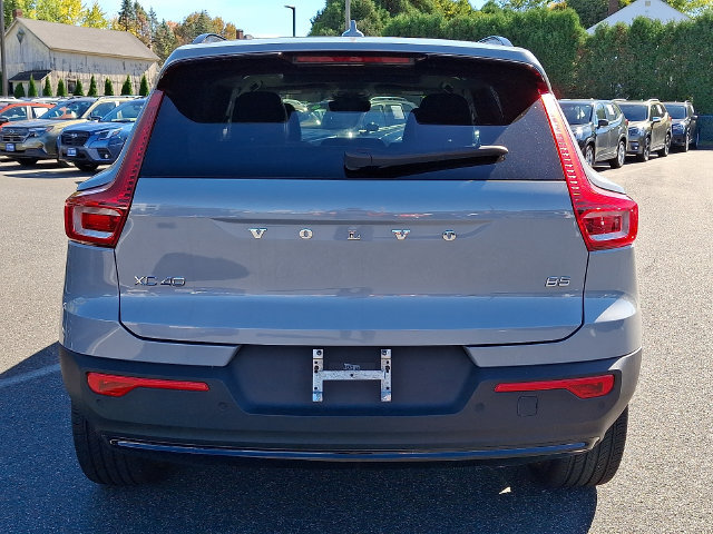 Used 2024 Volvo XC40 B5 Plus w/ Protection Package Premier AWD/4WD image 5