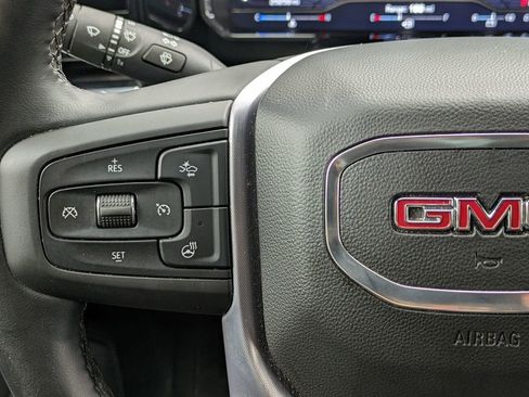 Used 2025 GMC Sierra 1500 SLT AWD/4WD image 17