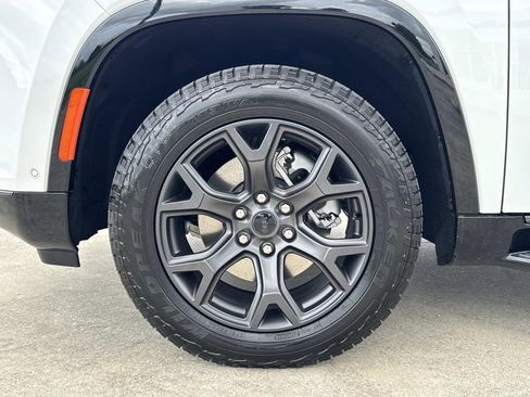 New 2026 Jeep Grand Wagoneer 4WD image 5