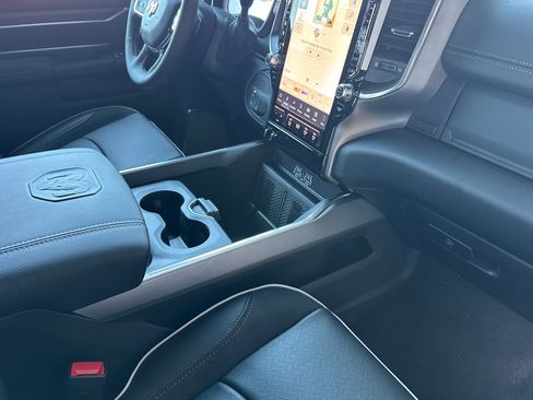 New 2026 RAM 2500 Laramie AWD/4WD image 14