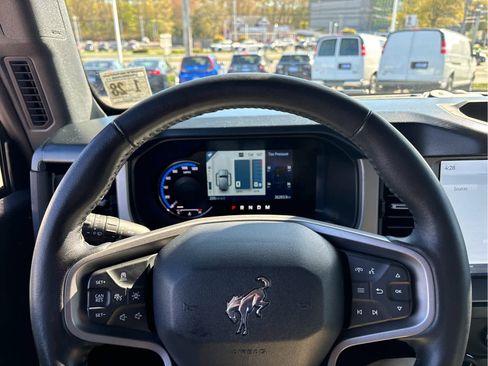 Used 2023 Ford Bronco Outer Banks AWD/4WD image 10