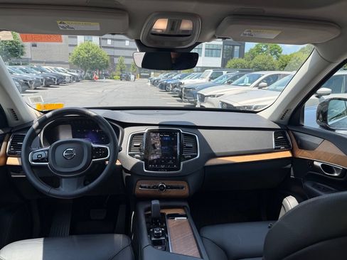 Used 2023 Volvo XC90 T8 Plus w/ Protection Package Premier AWD/4WD image 5