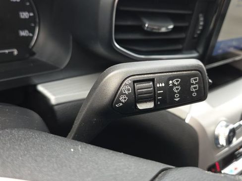 Certified 2022 Ford Explorer XLT w/ Equipment Group 202A image 45